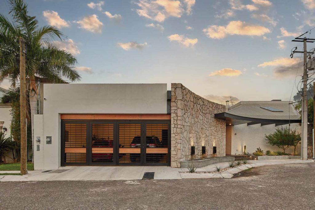Casa Chimera: Un Oasis de Eclecticismo en Arquitectura y Diseño Interior