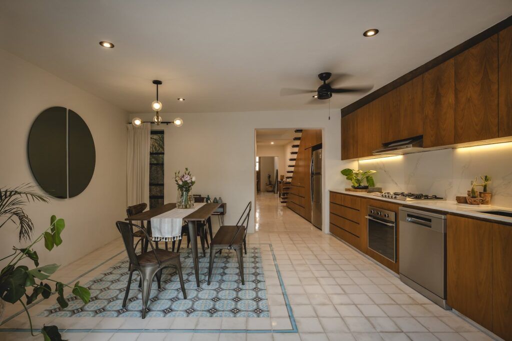 Casa Doble R renovación casa antigua Mérida por Taller Estilo Arquitectura, fotografía Manolo Solís - Area de comedor y cocina 