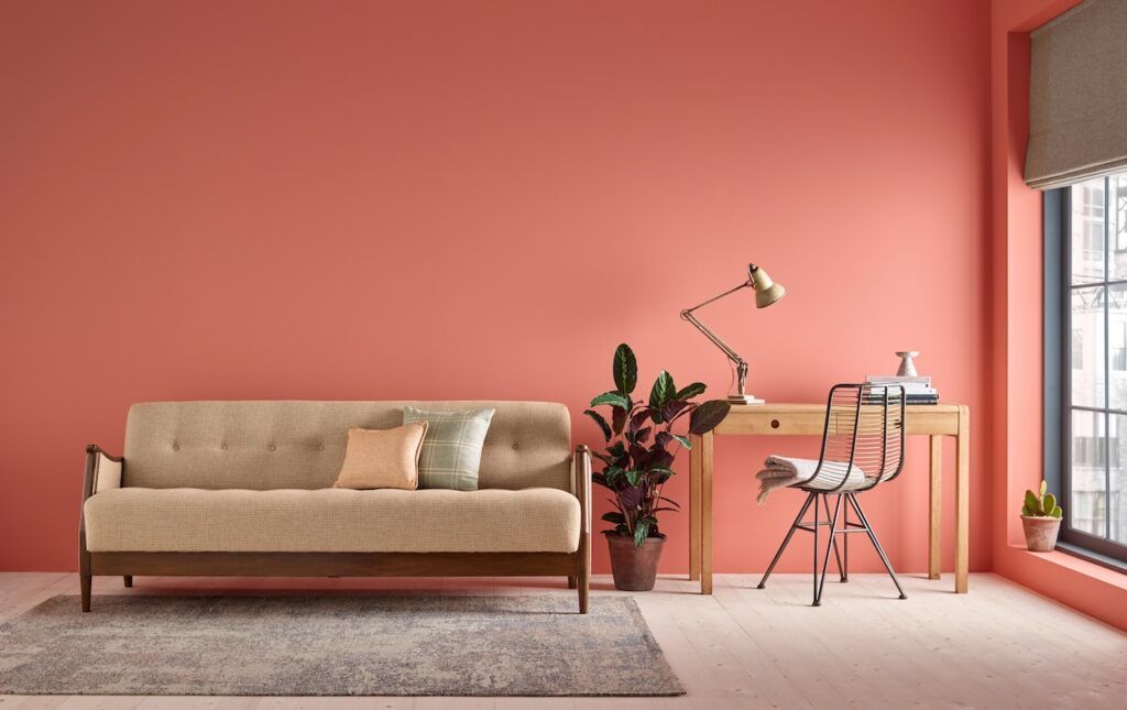 Sala con sofá Moon en tonos arena, tendencia minimalismo cálido