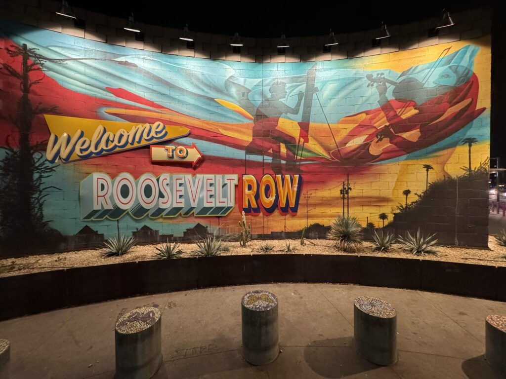 Murales y arte urbano en el distrito creativo de Roosevelt Row, Phoenix