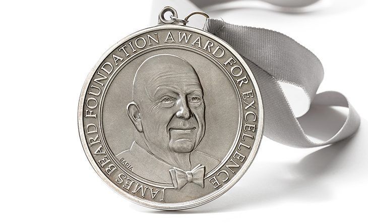 Medalla del James Beard Foundation Award for Excellence, el mayor reconocimiento culinario de Estados Unidos