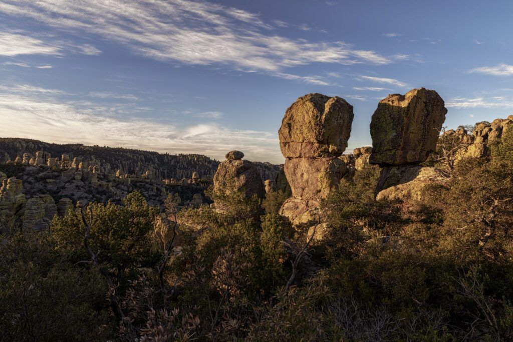 Formaciones de roca volcánica en el Monumento Nacional Chiricahua, sureste de Arizona
