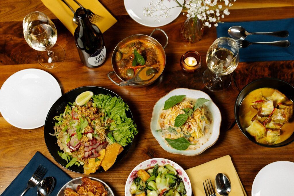 Platillos de Lom Wong, restaurante Bib Gourmand en Phoenix