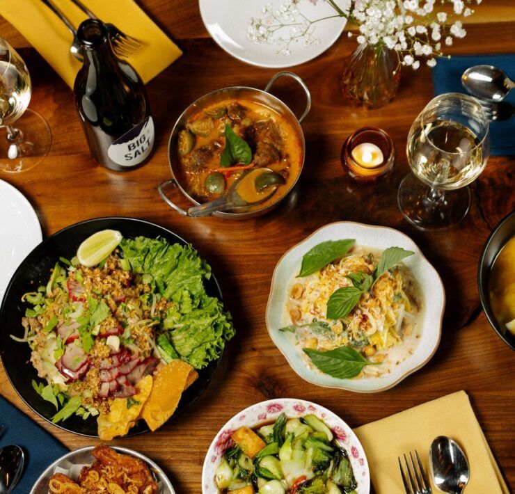 Platillos de Lom Wong, restaurante Bib Gourmand en Phoenix
