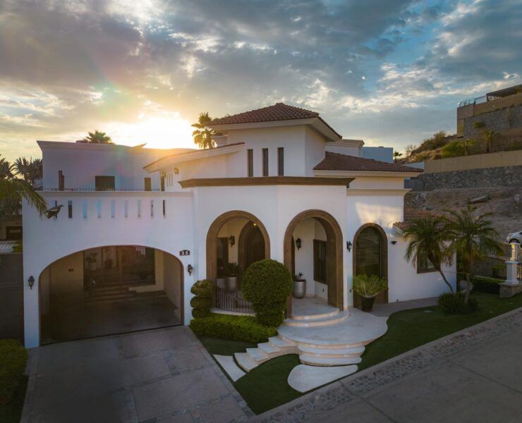 Fachada de Casa en Venta estilo Californiano
