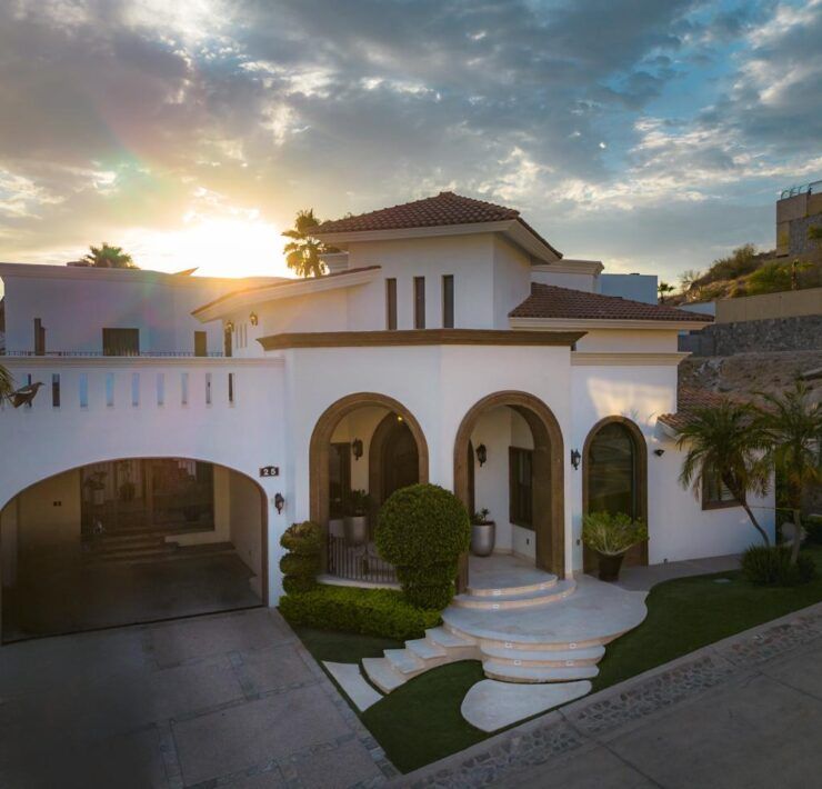 Fachada de Casa en Venta estilo Californiano
